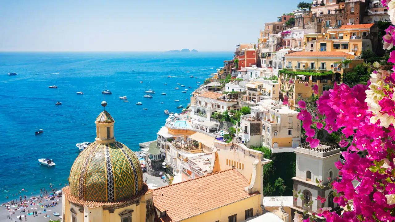 Dos viajes "muy baratos" que se van a convertir en mis vacaciones de verano: 7 días en la Costa Amalfitana o Centroeuropa por menos de 450€