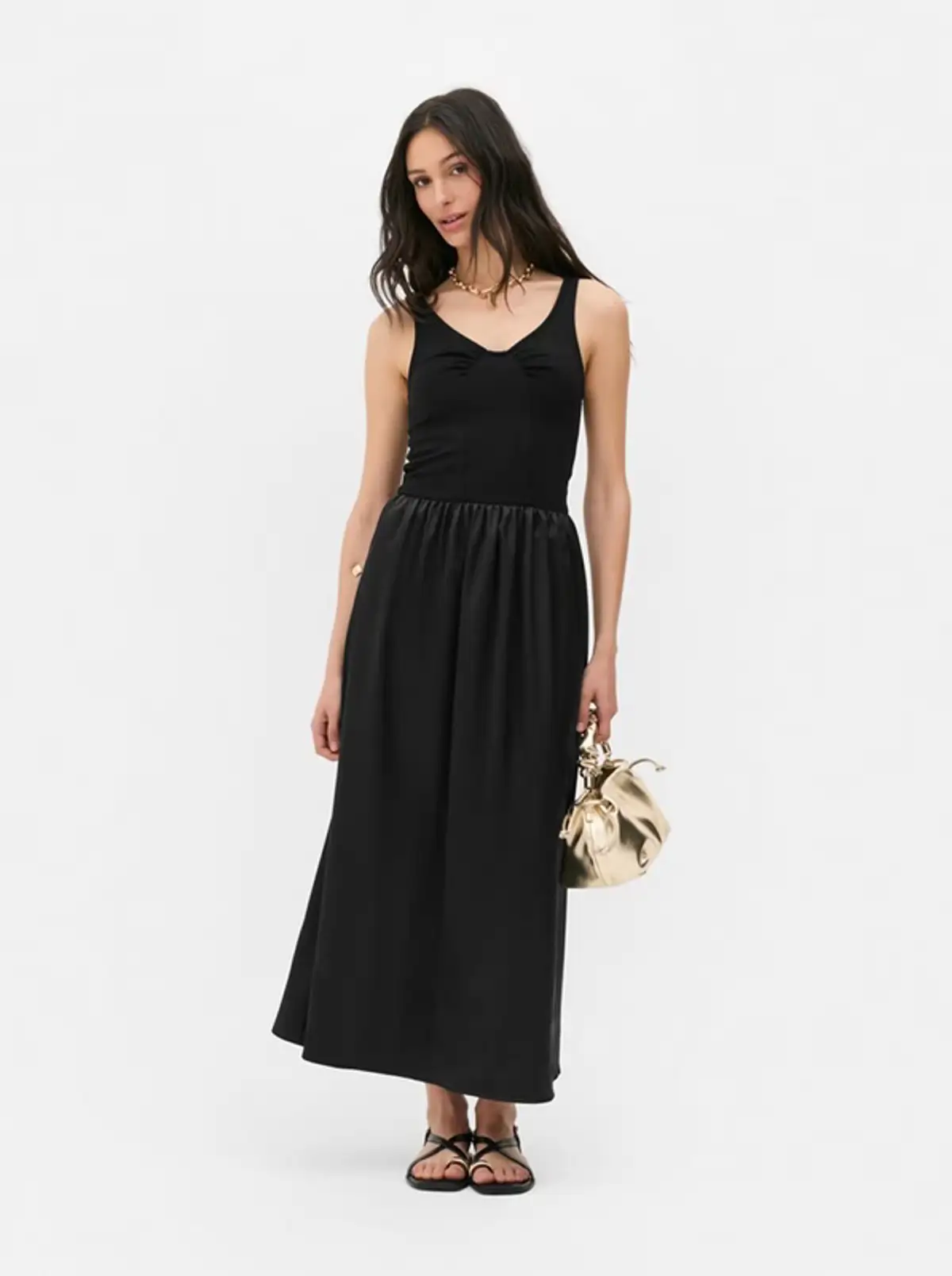 Vestido negro de Primark.