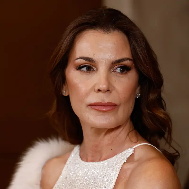 Mar Flores se marca el lookazo juvenil con los pantalones blancos que más estilizan y enamora a las + 50