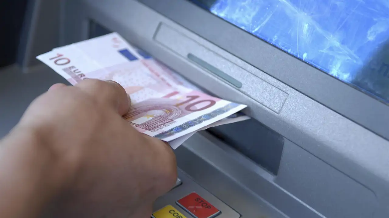 Cambio inminente en los cajeros automáticos de España: el 28 de junio es la fecha marcada en el calendario