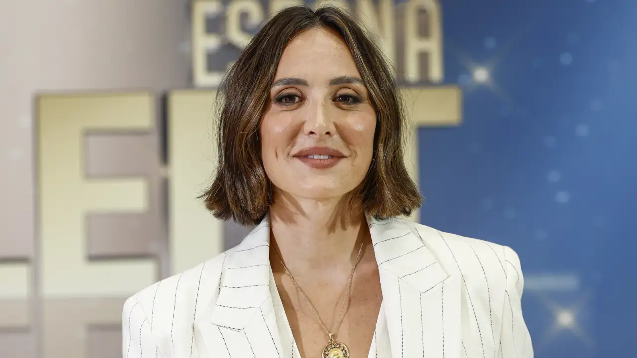 Las pijas +40 agotarán en Mango los pantalones de vestir veraniegos de Tamara Falcó: cómodos, de estilo marinero y perfectos para llevar con blusitas