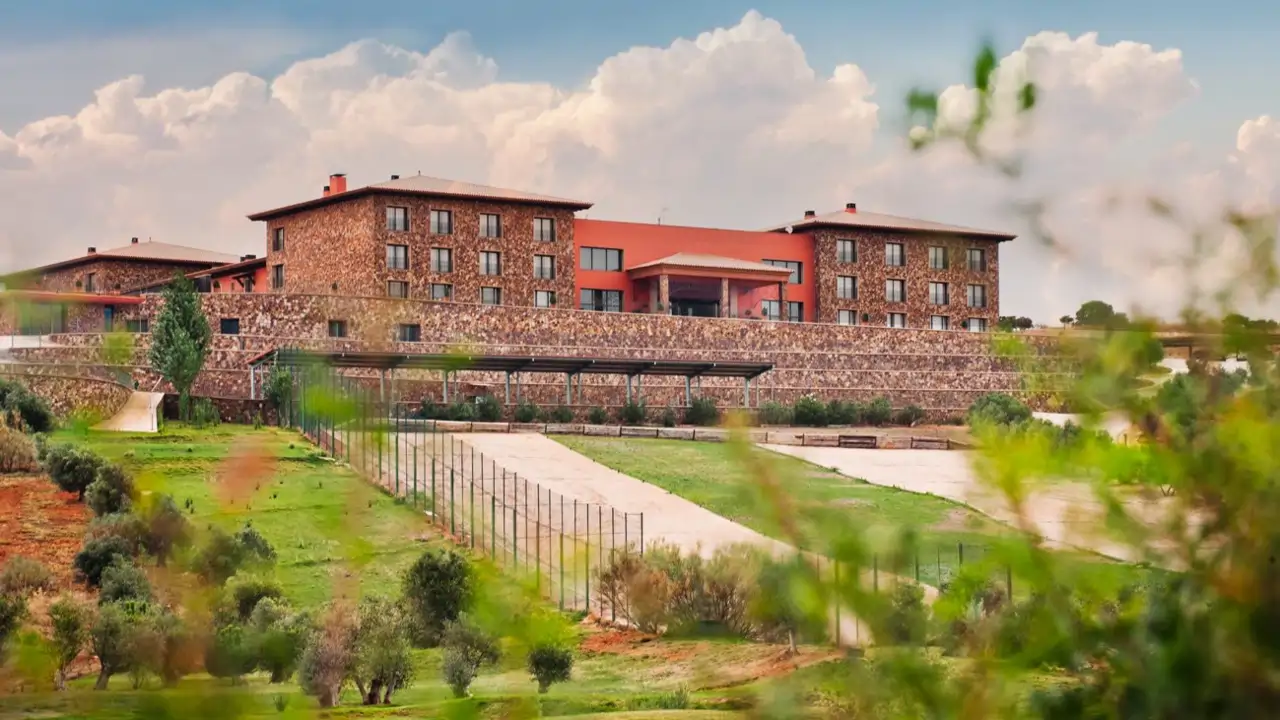 Uno de los mayores tesoros vacacionales para este verano se encuentra en La Mancha: gastronomía, naturaleza y lujo asequible