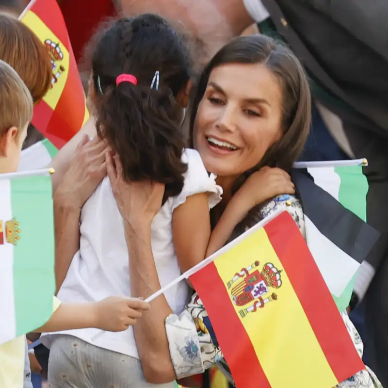 Letizia se saltó el protocolo en Cáceres y en Madrid: "Era como un ciclón. Las personas presentes no salían de su asombro"