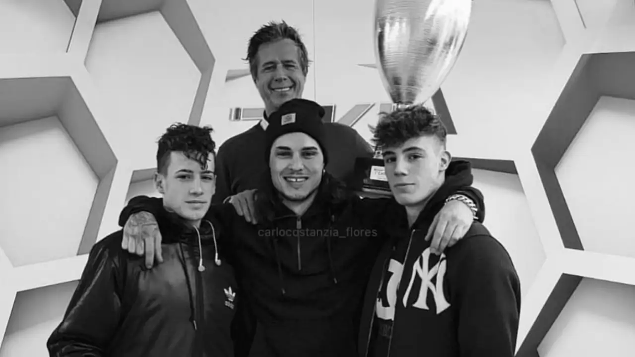 Los hermanos Costanzia con su padre Carlo