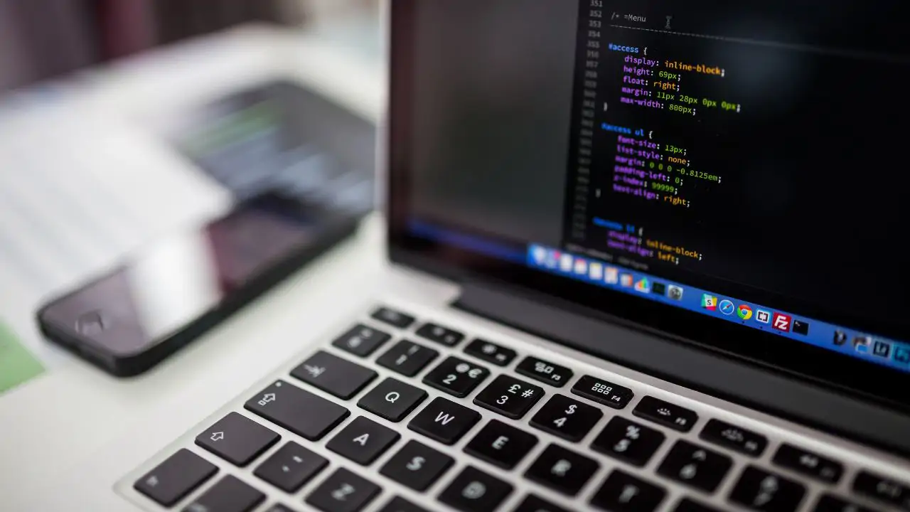 Qué es el ‘tabnabbing’, la nueva técnica de phishing que ha llegado a España y pone en peligro nuestros datos bancarios