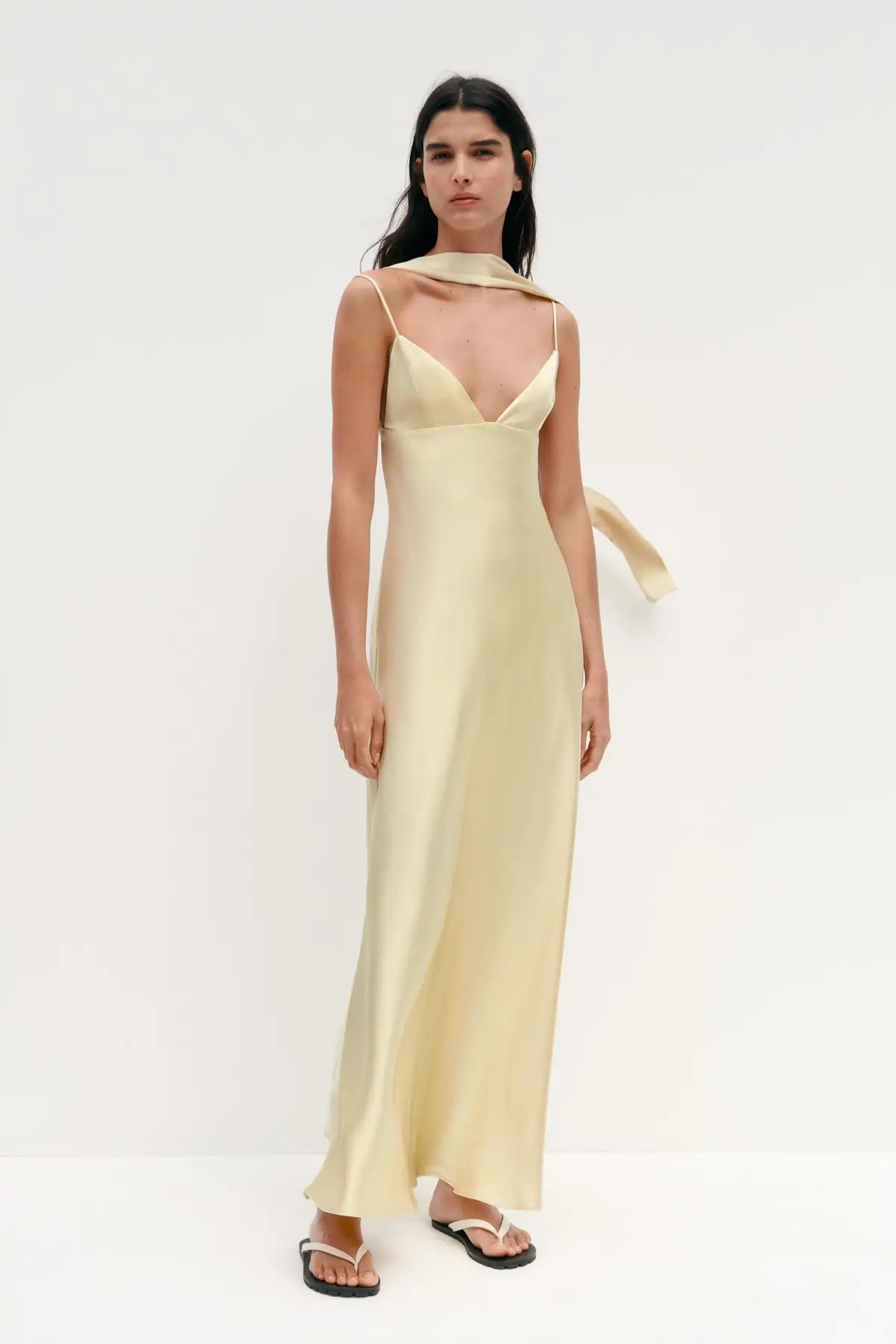 Vestido amarillo de Zara
