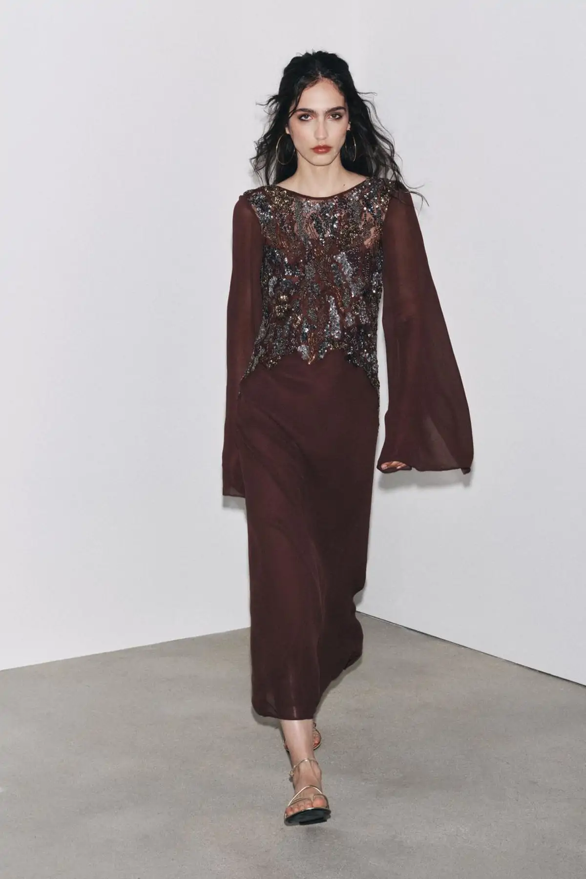 Vestido con lentejuelas.