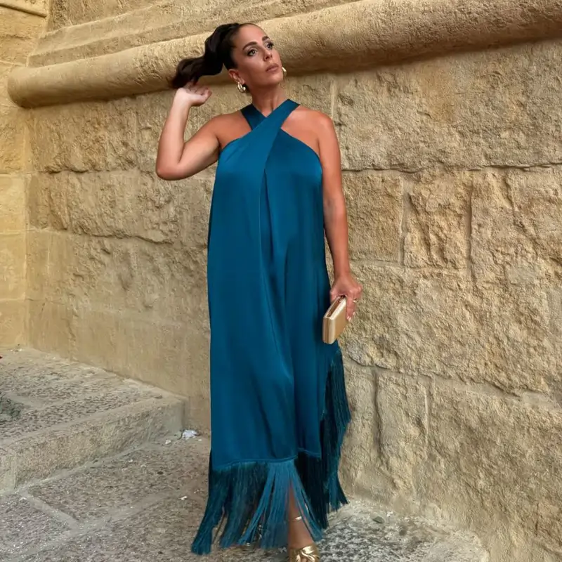 De todas las novedades de Zara estos vestidos de invitada midi súper elegantes son los que compraría para una boda de verano