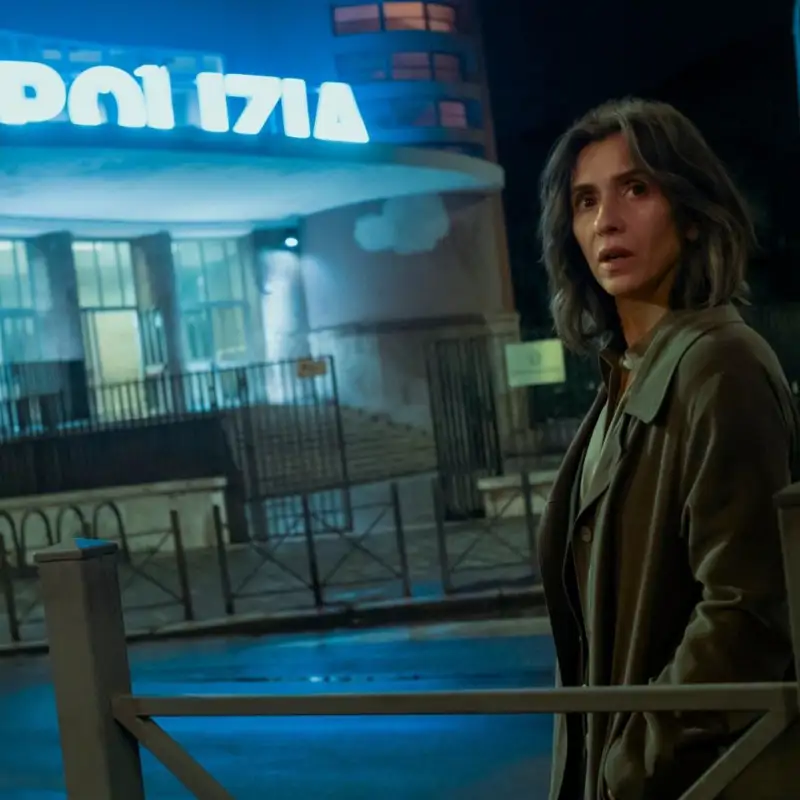 Se estrenó ayer y ya está entre lo más visto de Netflix: nos hemos enganchado a este thriller italiano, con 6 episodios y basado en una novela
