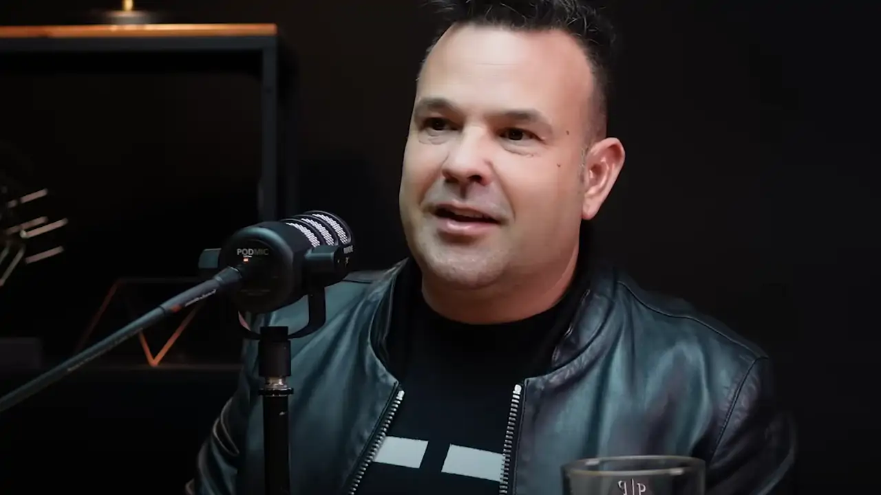 José Elías, empresario y experto en finanzas: "Si les pasa algo a tus padres, como mínimo tendrás una carrera y en la sociedad española hay mucha 'titulitis'"