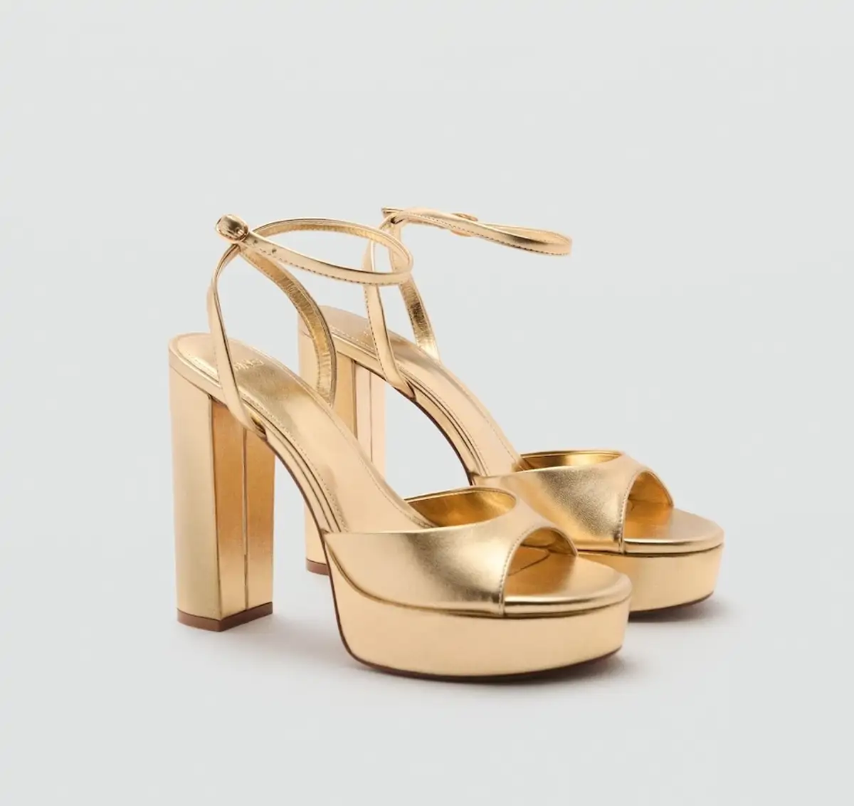 Sandalias doradas