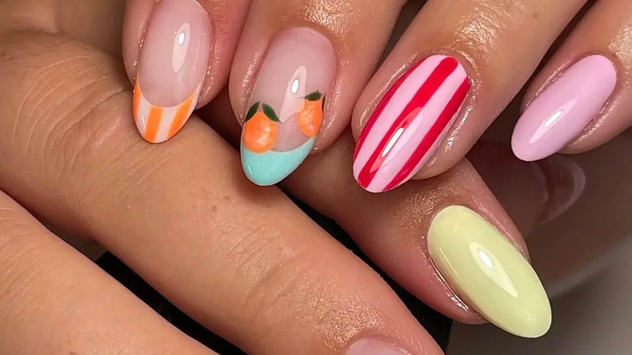 20 diseños de uñas de moda en el verano del 2025: desde colores vitamina hasta estampados que quitan años