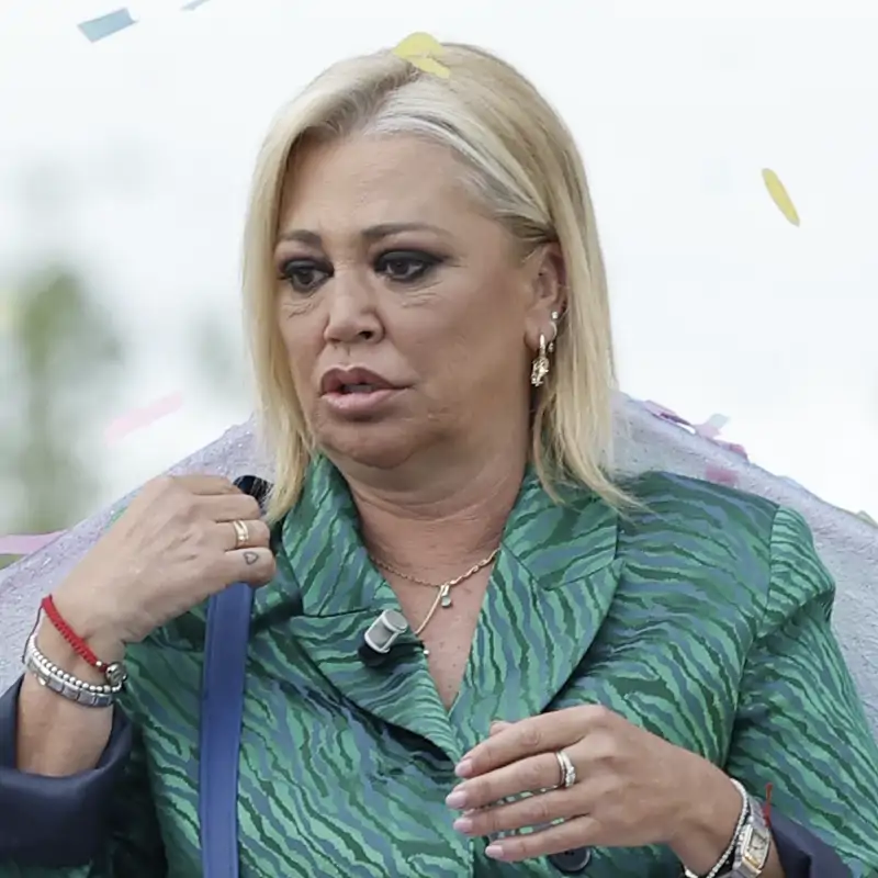 Belén Esteban, de rodillas y llorando en plena penitencia, lanza un mensaje con destinatario especial en días complicados
