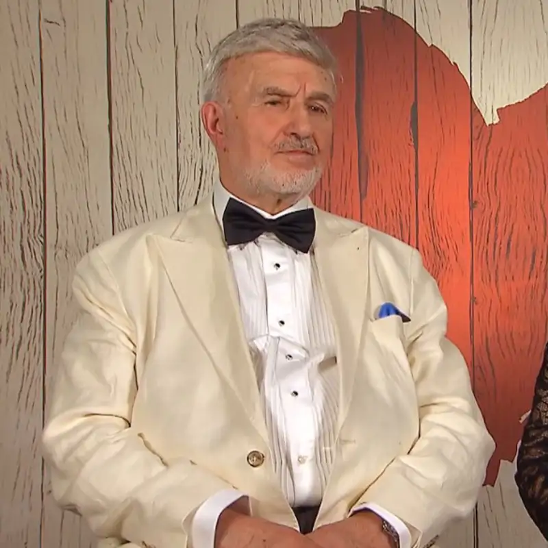 La extraña petición de Emilio en 'First Dates' que ha dejado sin palabras a Carlos Sobera