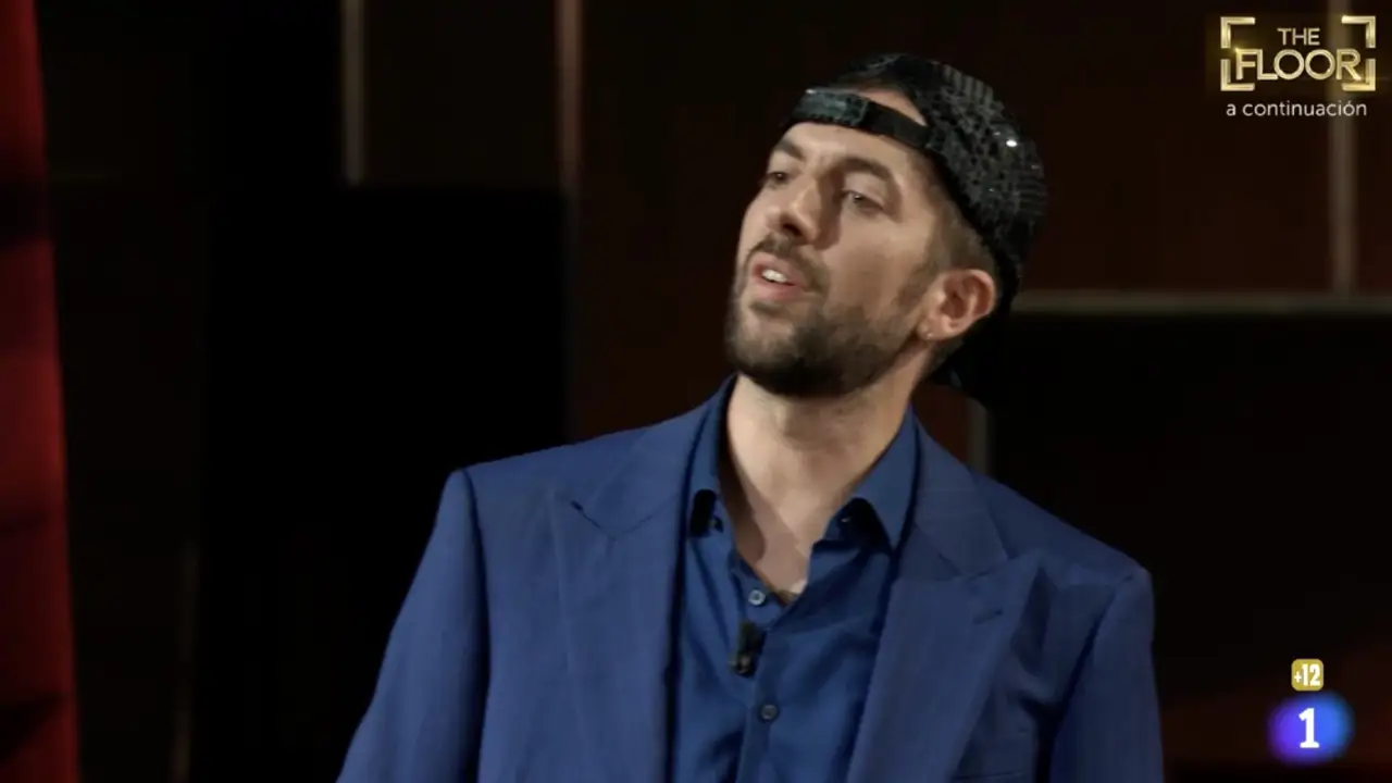 David Broncano revela en 'La Revuelta' que uno de los colaboradores tuvo que ir a urgencias: "Se lesionó la rodilla"