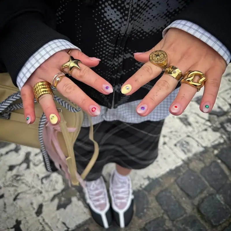 Uñas acrílicas bonitas y perfectas: los 10 diseños más tendencia para arrasar con tu manicura en junio