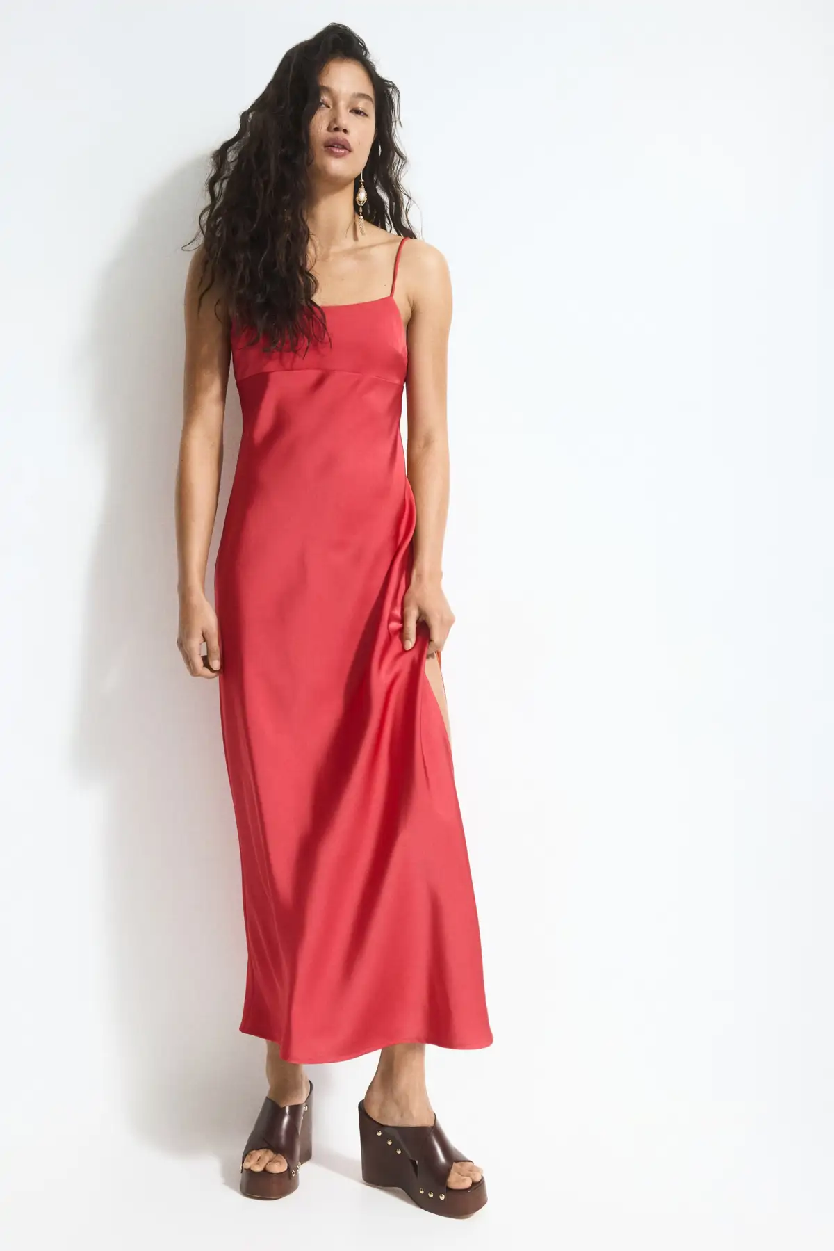 Vestido lencero lujo Stradivarius parece Massimo Dutti