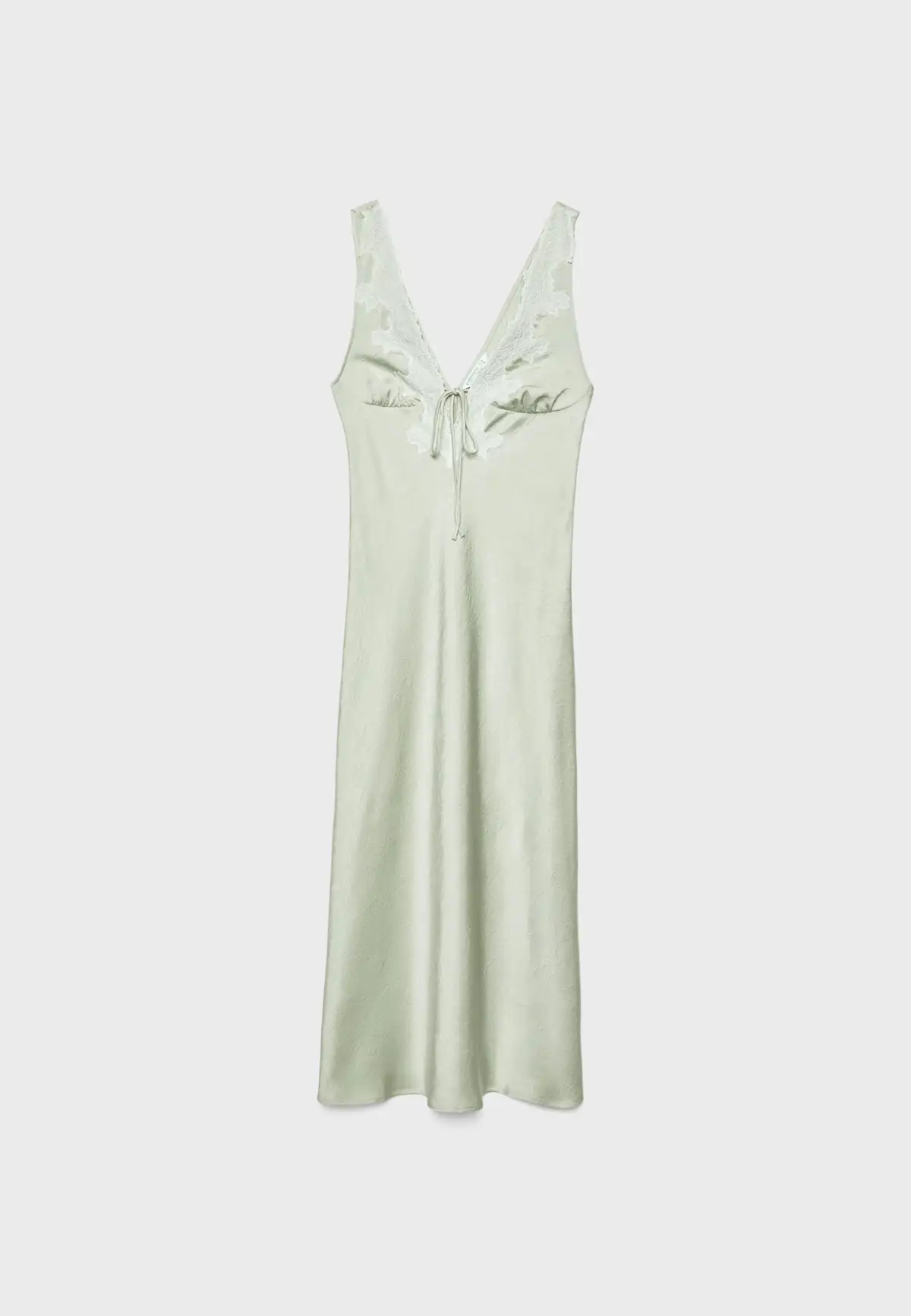 Vestido lencero lujo Stradivarius parece Massimo Dutti