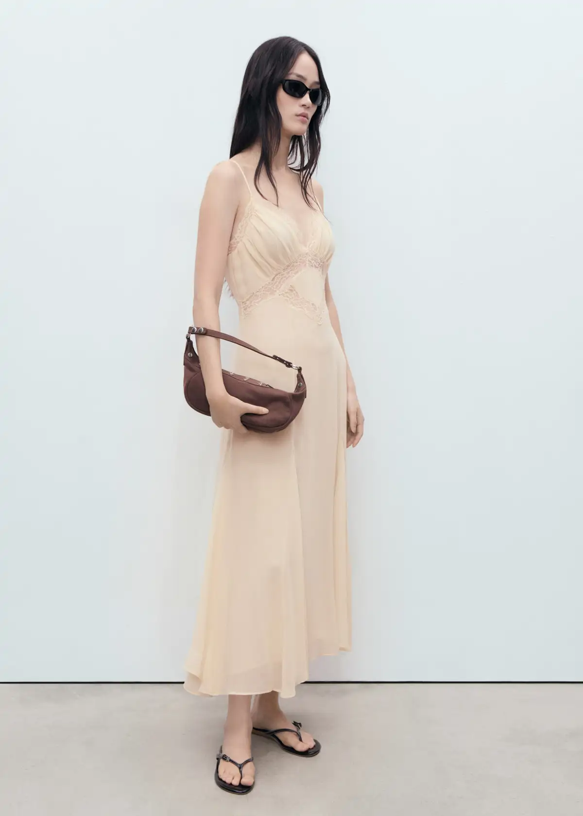 Vestido lencero lujo Stradivarius parece Massimo Dutti