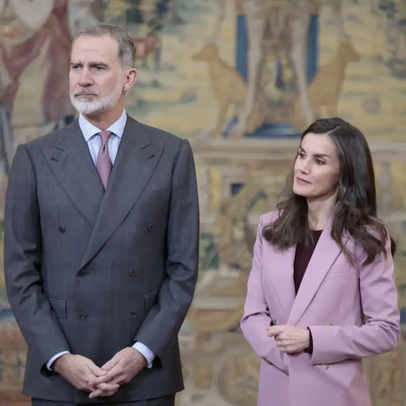 Los reyes Felipe y Letizia reciben un mensaje de última hora de alcance internacional