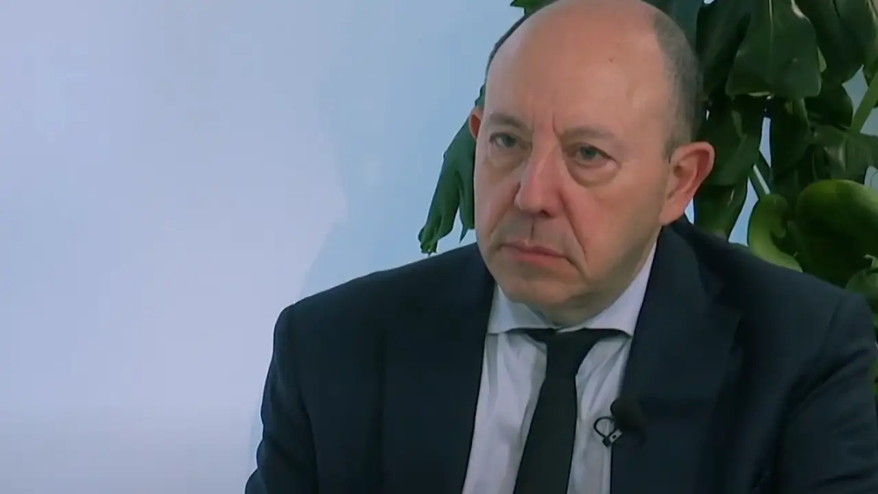 Gonzalo Bernardos, profesor de economía: "O haces economía de guerra o no vas a ahorrar y, si no ahorras, no vas a salir de la trampa del alquiler"