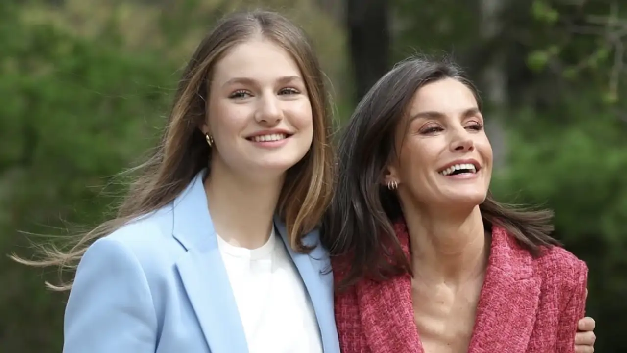 Una experta en protocolo advierte sobre el desafío de Leonor y Letizia: "La imagen de unidad familiar prima sobre la rigidez institucional"