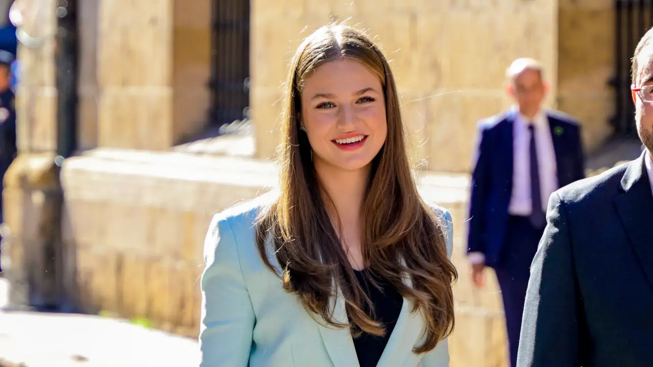 La princesa Leonor camina en solitario: el primer plan tras bajar de ElCano sin la asistencia de sus padres, los reyes Felipe y Letizia