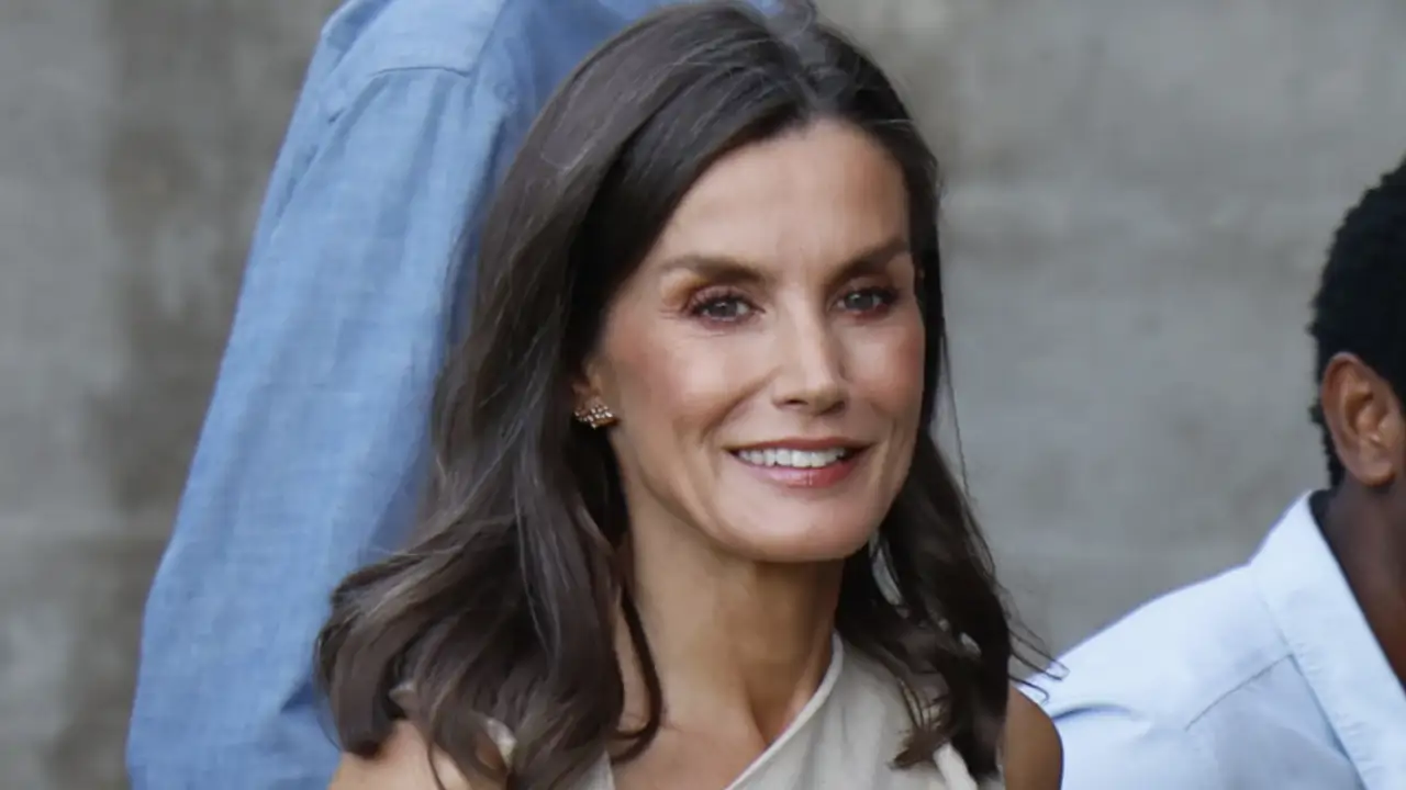 Martina D'Amelio, italiana experta en Casa Real: "La reina Letizia es magnética. Conquista con equilibrio e inteligencia"