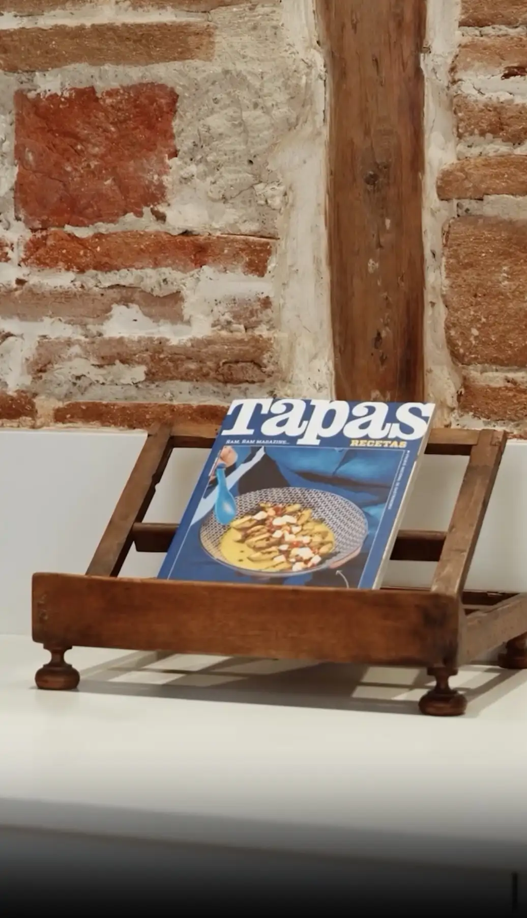 Un atril de madera del siglo XIX