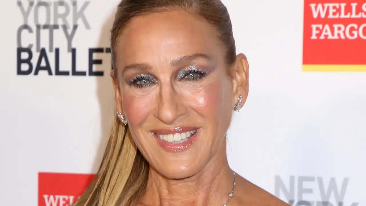 Sarah Jessica Parker, 60 años, sobre su rutina para estar fuerte y delgada: “Intento hacer yoga tres veces por semana y tomo un desayuno completo cuando trabajo”