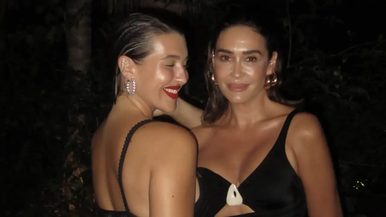 Vicky Martín Berrocal y Alba Díaz