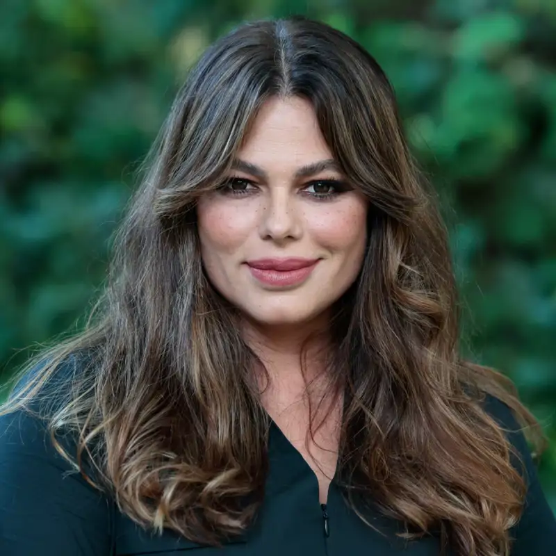 Cómo vestir si eres una mujer curvy: looks con mucho estilo y consejos de estilista