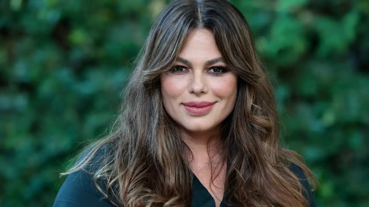 Cómo vestir si eres una mujer curvy: looks con mucho estilo y consejos de estilista