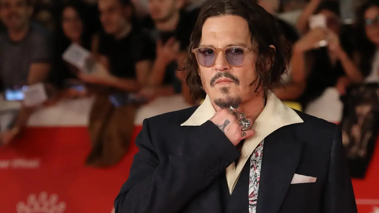 Johnny Depp (62 años): “¿Qué cómo fue mi primer contacto con lo que llamamos amor? Claramente obtuso” 