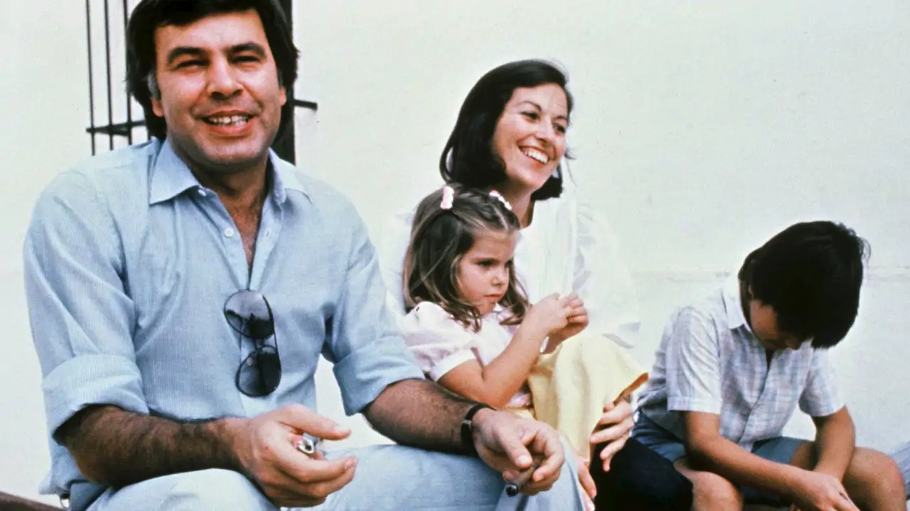 Pilar Cernuda, escritora: "Cuando la familia de Adolfo Suárez llegó a la Moncloa, el palacete ofrecía un aspecto deprimente, oscuro, viejo y destartalado"