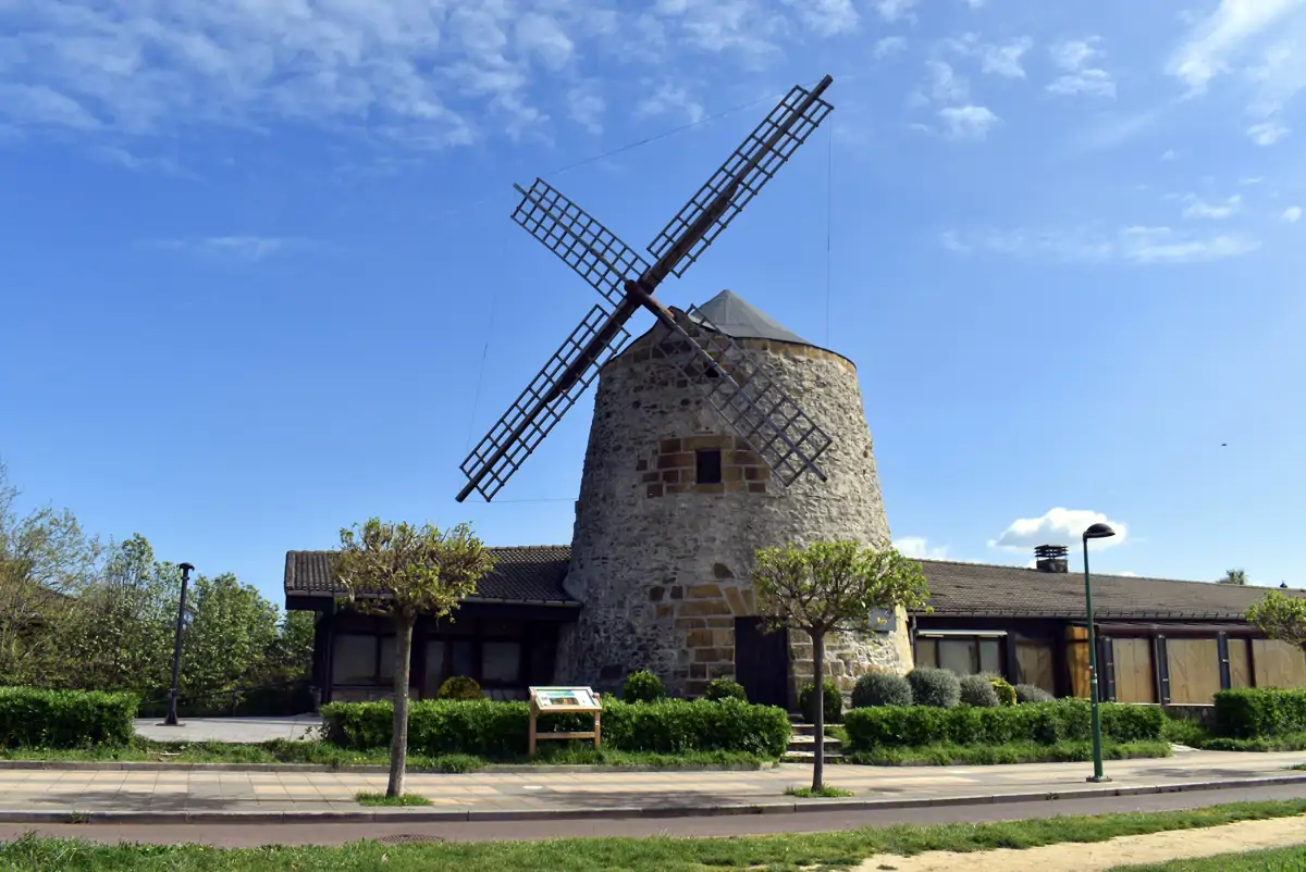 Molino de viento de Aixerrota en Getxo