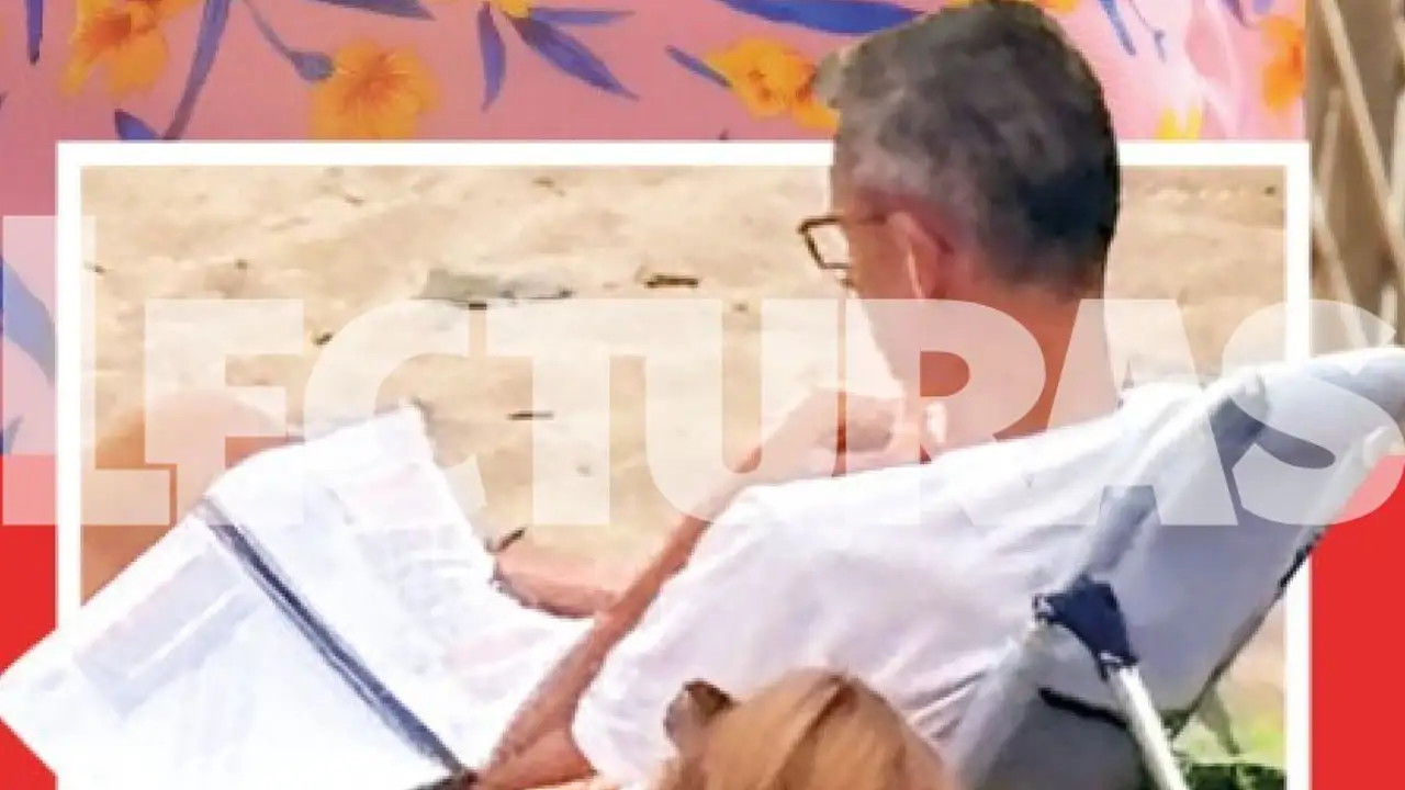EXCLUSIVA | Iñaki Urdangarin corrige sus memorias en la playa con Ainhoa Armentia