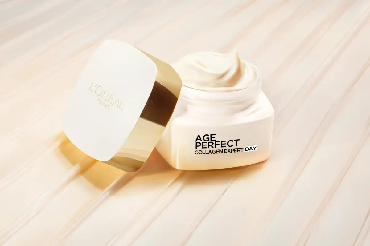 20122024 digital AgePerfect micro collagen ecom Flatlay 4 spokesperson no source no format no length cta