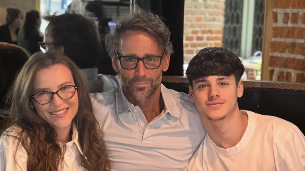 Álvaro Muñoz Escassi presume de su plan con sus hijos Álvaro y Anna Barrachina tras 'Supervivientes 2025': con invitada especial y sonada ausencia