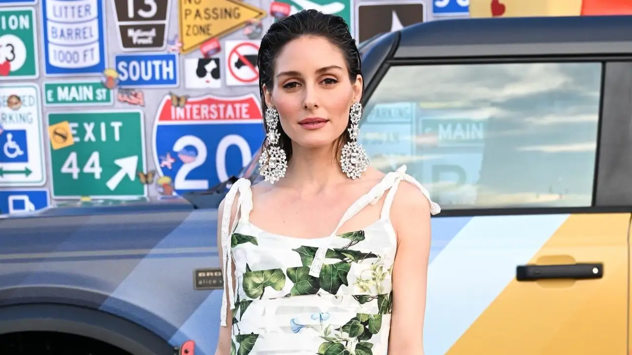 Está arrasando en las rebajas de verano de Stradivarius: el vestido de lino sueltecito que las pijitas madrileñas comprarán por menos de 20 euros para llevar con sandalias