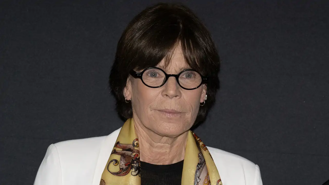 Una psicóloga advierte sobre Estefanía de Mónaco a los 60 años: "Se ha quitado esa máscara, ya no intenta agradar a nadie. Ha elegido la paz sobre el espectáculo"