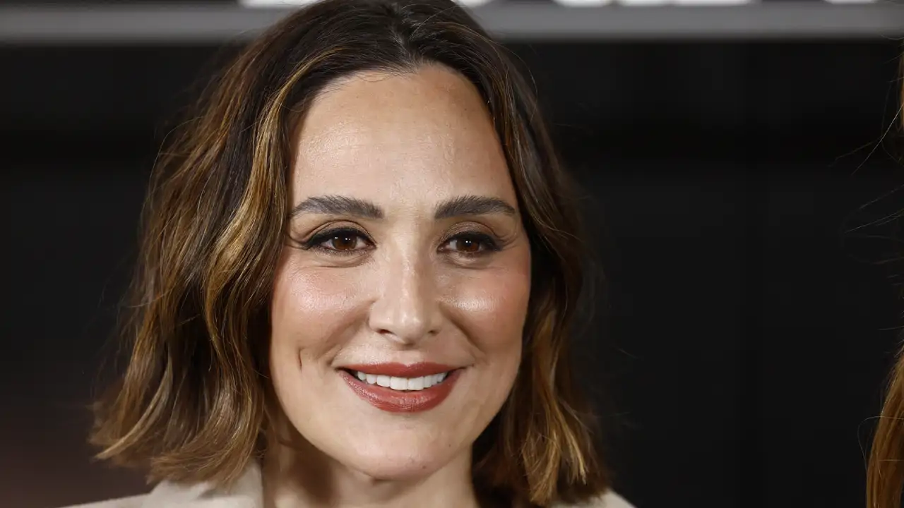 Tamara Falcó (43 años) sobre la base de maquillaje ligera e hidratante que usa durante todo el año: “aporta mucha luz”
