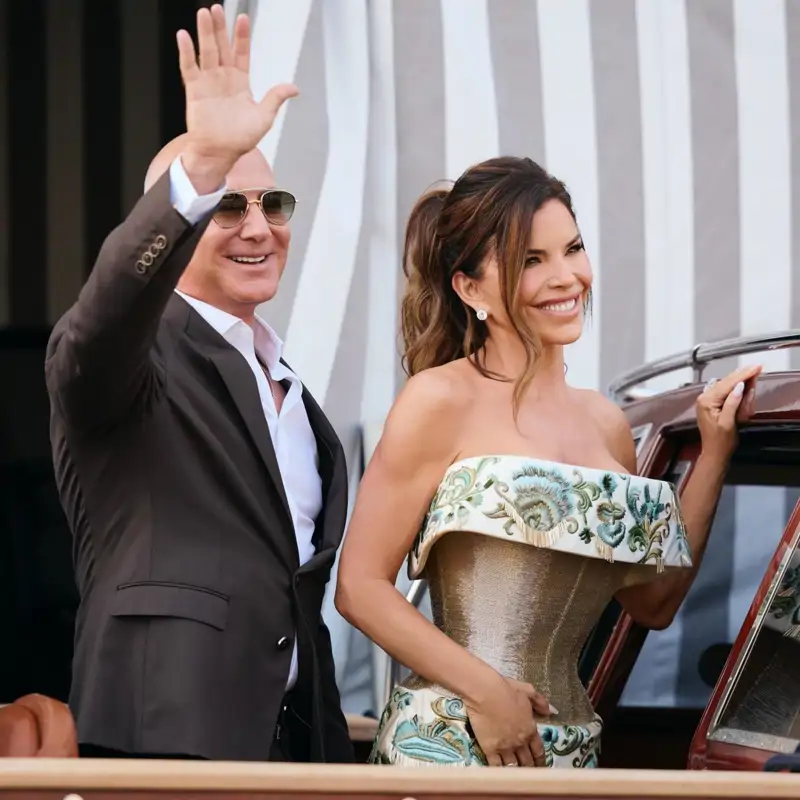 Un conocido diseñador, atónito con el vestido de novia de Lauren Sánchez en su boda con Jeff Bezos: "Parece más un disfraz... Choni"