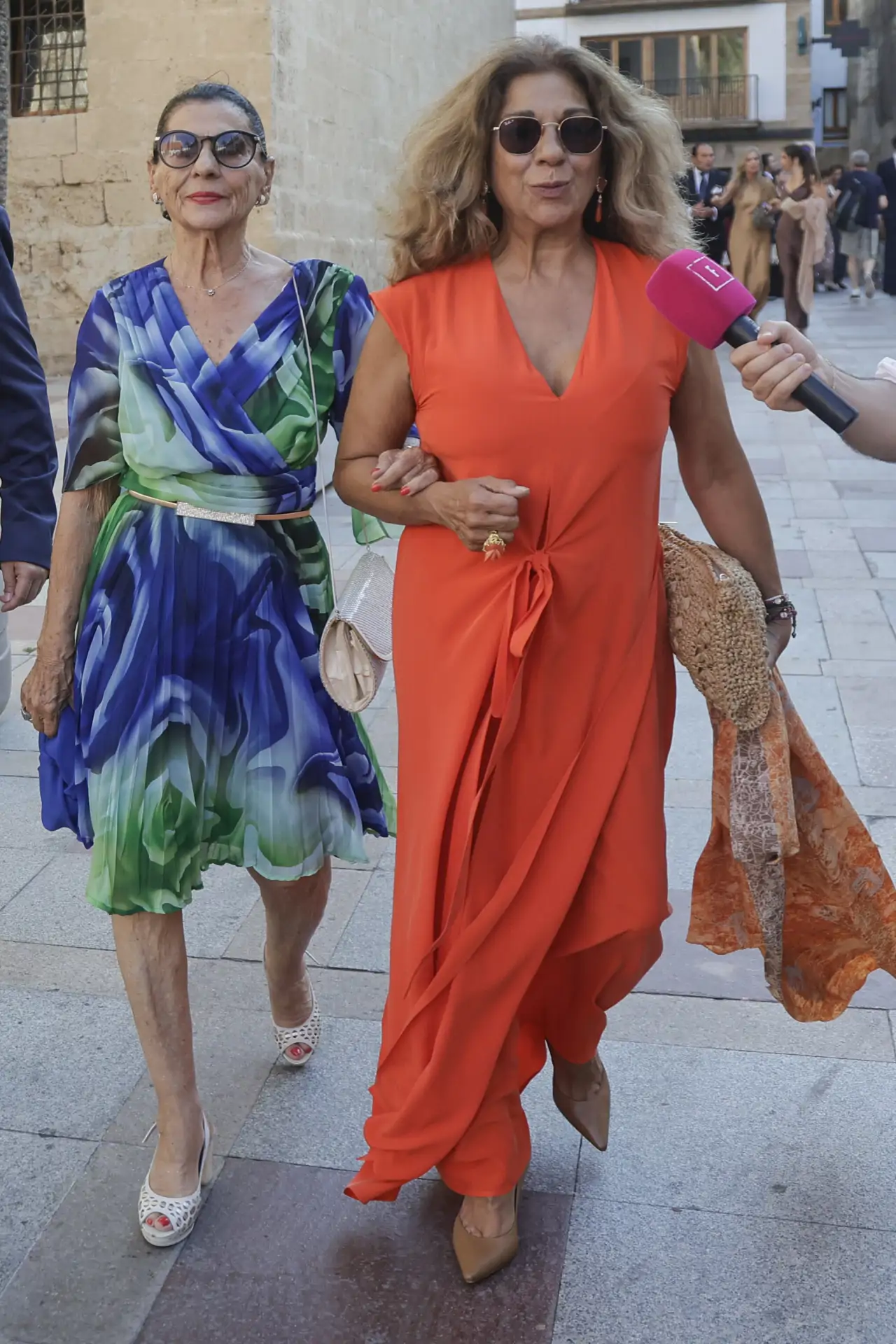 Lolita y Carmen Flores
