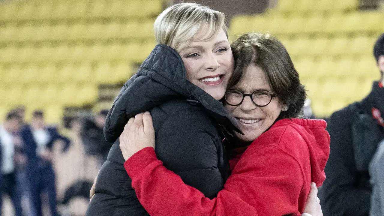 Noticias del corazón: del análisis sobre la relación de Charlene y Estefanía de Mónaco a la queja de Luis Pliego tras la boda de Marta López