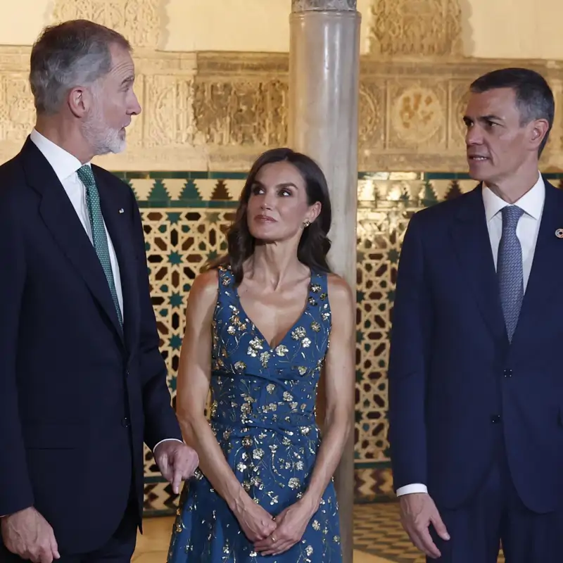 De la equivocación de Pedro Sánchez a los errores de protocolo: lo que no se vio de la cena de los reyes Felipe y Letizia en Sevilla