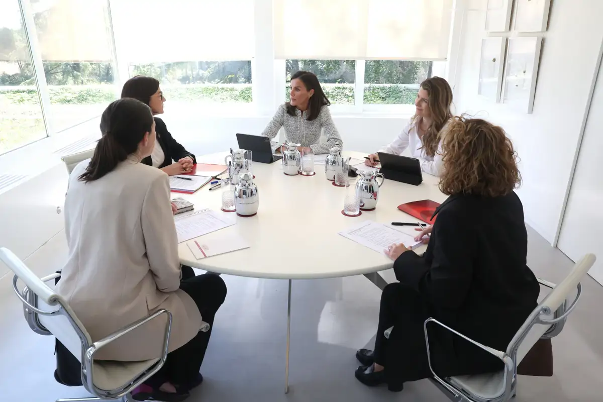 Letizia reunión con su equipo