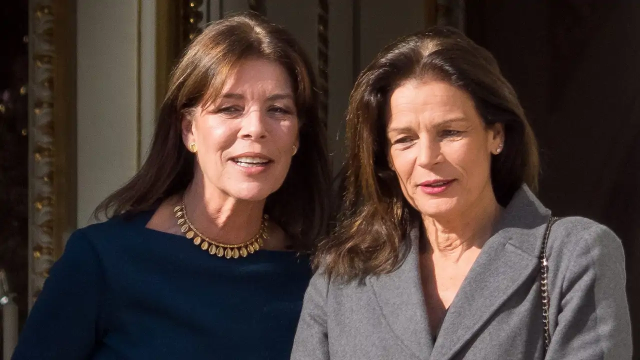 Una psicóloga analiza la relación de Estefanía y Carolina de Mónaco: "Ya no compiten, ya no luchan, simplemente cada una convive en su papel"