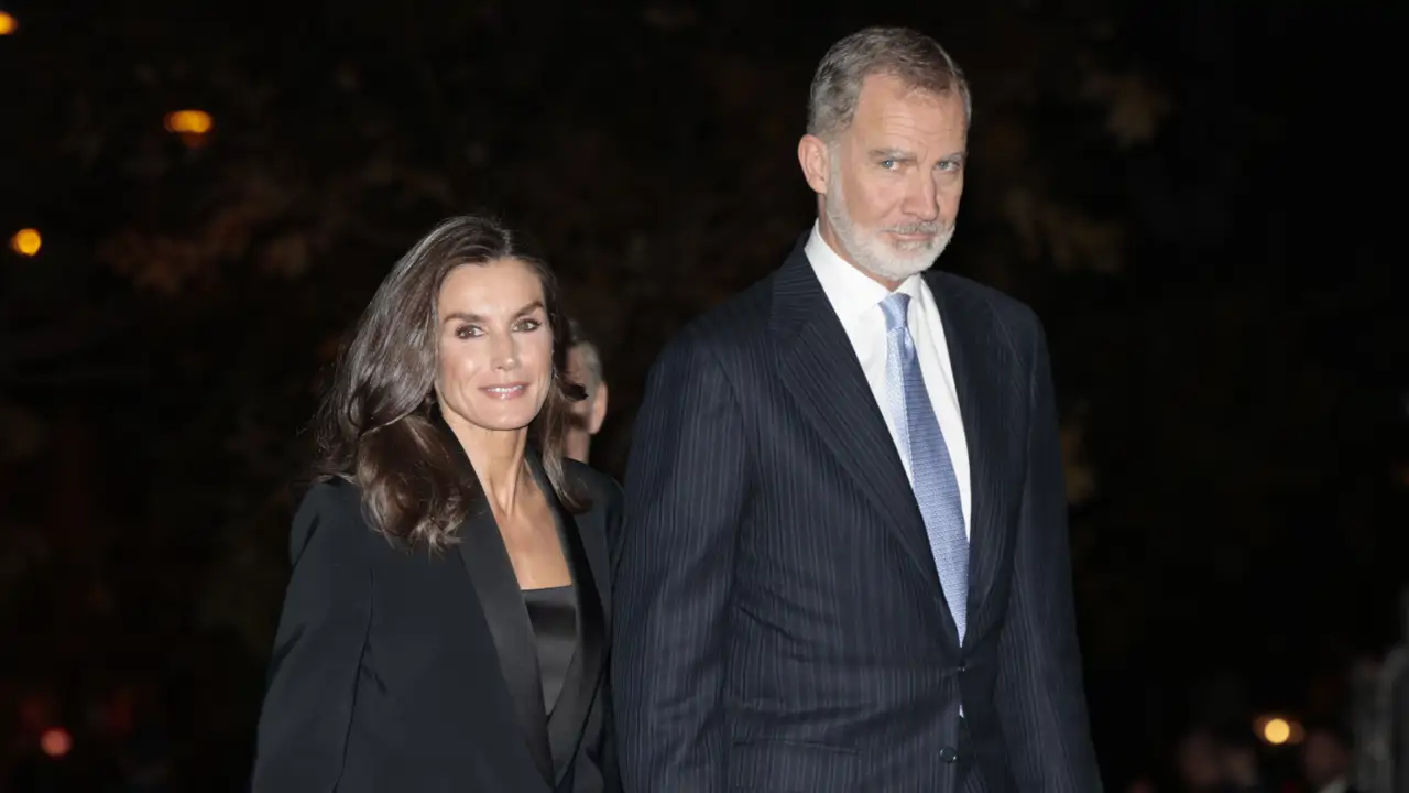 Los dos dardos velados de la biógrafa de Juan Carlos I a Felipe y Letizia  