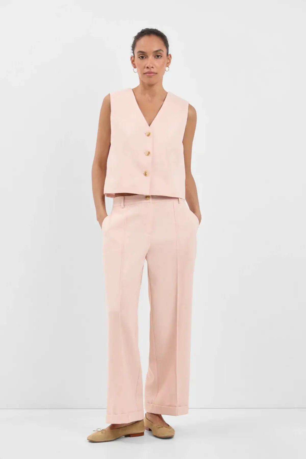 Look traje de verano Tamara Falcó